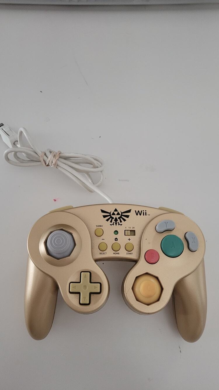 HORI Zelda Battle Pad Controller Gold Wii Wii U GameCube Style Controller Tested